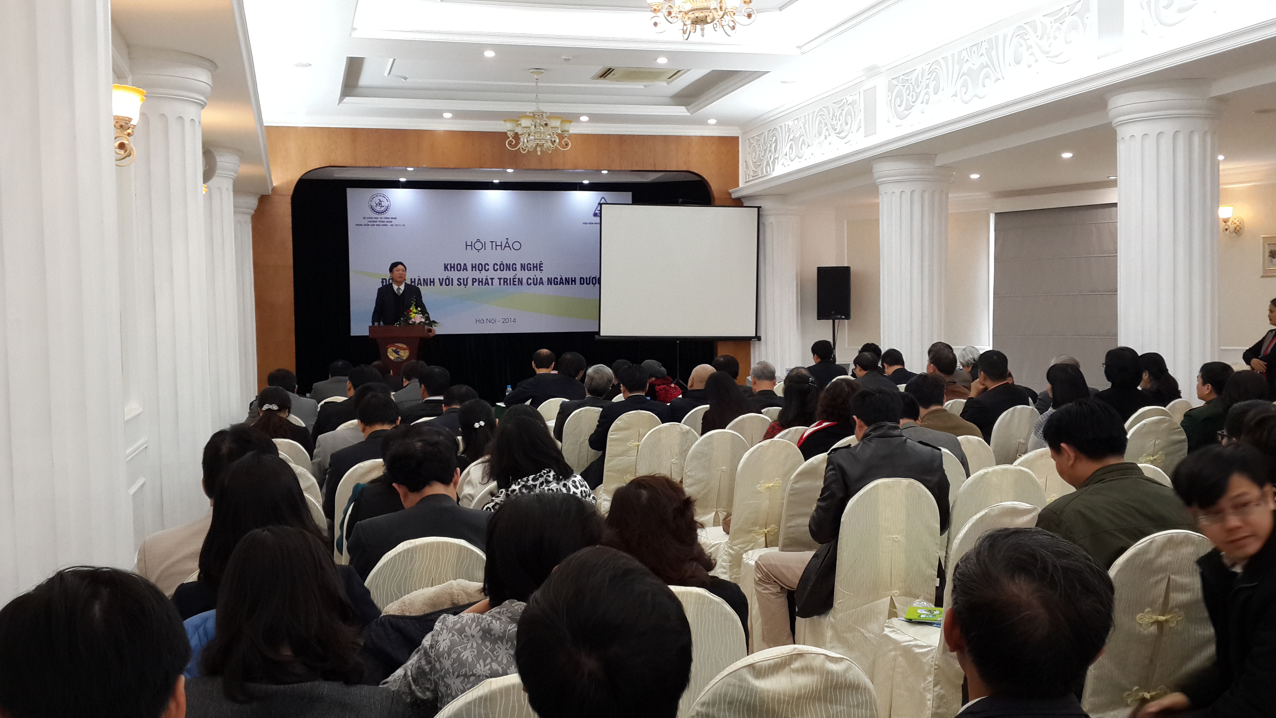 Khoa học công nghệ đồng hành với sự phát triển của ngành dược